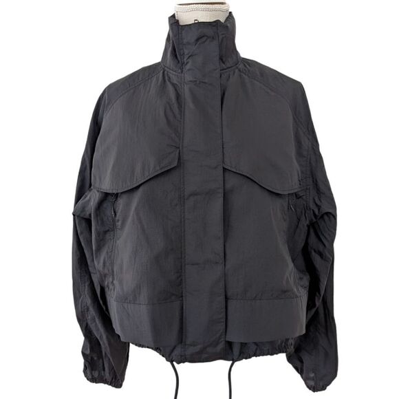 Athleta Canopy Parachute Jacket Short Black Lightweight Windbreaker Size M NWT - Picture 3 of 13